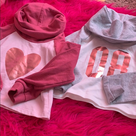 Loose neck toddler sweaters - Picture 1 of 3